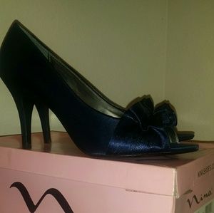 Designer peekaboo low heel pumps